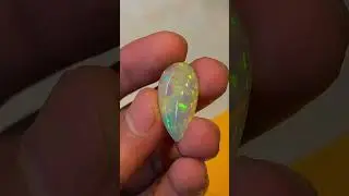 Natural opals Available for Sale
