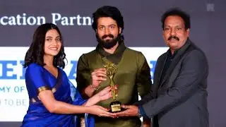 Losliya Receiving Edison Award For Best Debut Actress 2022