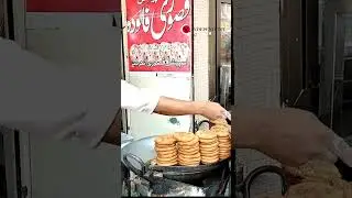 Kasuri Andrasay: Famous snaks from Lahore