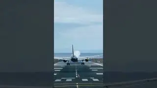 Discover the risks of tabletop airports! ✈️🛑 #aviation #thrills #shorts #trending #amazingfacts