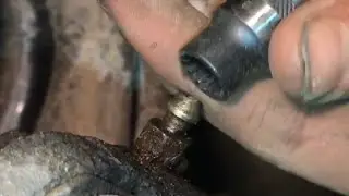 LOOSEN rusted seized stuck brake bleeder nipple screw