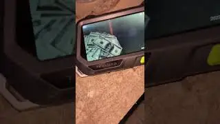 What's Inside This Abandoned Safe?!!!