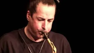 Plume : Holding On