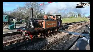 Fenchurch steams into Horsted Keynes station.