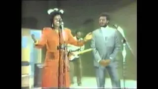quruxdi aduunyada ma tii qaadatad tahey (Hassan Beyle & Ruun Xadi)