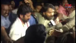 Congress Leaders Protest against KCR over IT Raids in Revanth Reddy House | CVR News