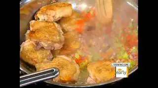 Салат из цветной капусты и тушеная курица на небольшом количестве