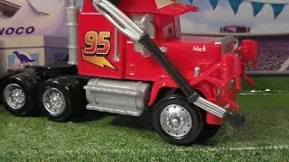 Pit Crew Member Mack, New 2015 Disney Cars Deluxe Diecast Unboxing Review!