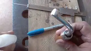 Ferramenta para fazer vinco em couro..