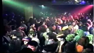Cum se distra lumea in discoteca in 1997