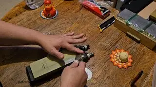 Sharpening Spyderco CPM S110V on the Cheefarcuut 400 vitrified diamond stone!