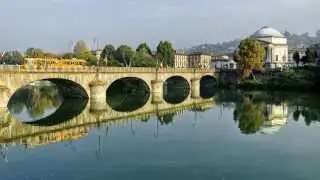 Torino d'autunno con luci d'autore