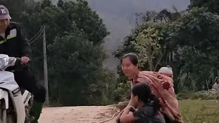 Single Mother Finds Many Bamboo Shoots to Sell | Rural Life Survival