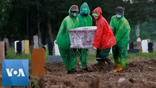 Indonesia Buries Dead From Coronavirus