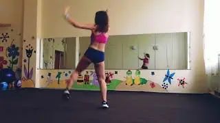 Sexy twerk with big fit ass