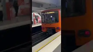 STIB MIVB | D&eacute;part d&rsquo;un MX &agrave; Porte de Namur (Ligne 2)