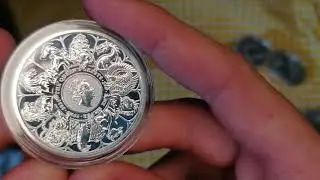 Unboxing the INCREDIBLE Queen's Beast completer coin.