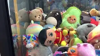 $3 Dollar Sugarloaf Claw Machine Challenge