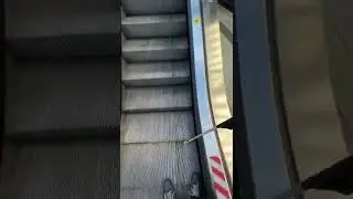 Simply a nice woman. Keep the guide strip clear | Mr. BlindLife￼