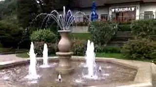 Sprinbrunnenanlage Granittrog LED RGB Wasserspiel Anlagenbau. www.fountain.de