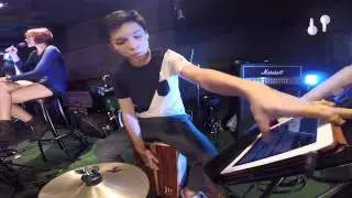 Tay Cajon cự ph&aacute;ch (Pumped up Kicks)