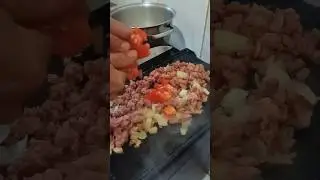 lingui&ccedil;a na chapa com tomate e cebola! top demais!