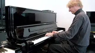 Yamaha Disklavier YUS1 upright piano in polished ebony c.2007