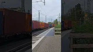 Br 383 429 von Metrans mit einem Containerzug Durchfahrt in L&uuml;neburg
