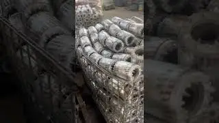Assembly of the motor stator and rotor. #фабрика #электродвигатель #подшипники #bearings #motor