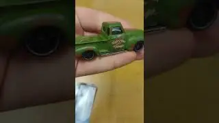 Hot Wheels 52 Chevy truck Mighty Max Garage Rod Squad unboxing