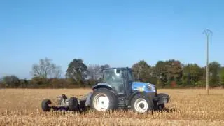 broyage des fanes de ma&iuml;s grain 2016  New holland + broyeur desvoys