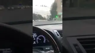 Lexus LS460 в городе