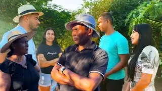 filha CONTRATA  casal para FINGIR  Ser Seus pais porque tinha VERGONHA de seus PAIS verdadeiro😢😱