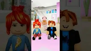 the bacons were watching me do the military dance 😱🥓 #robloxshorts #roblox