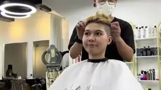 Чисто выбритая девушка с подрезом