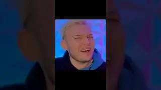 Энтони преследует своих друзей музыкой Бритни Спирс.