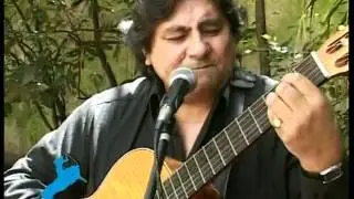 Mario Alvarez Quiroga canta 