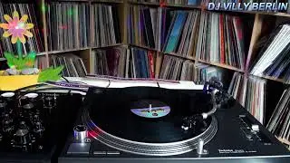 Audiowhores & Groove Assassin - Lifts Me Up