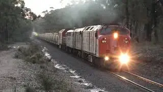CLF2-44204-S311-48s36-CLF4 on 7932V climb Bealiba Bank.  26-05-22.