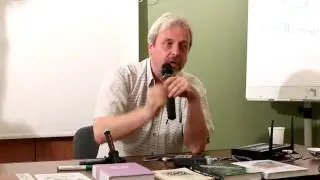 Владимир Малявин в центре 