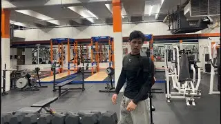 Lifting in Gymshark Onyx
