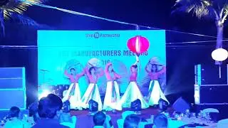 Vũ đo&agrave;n High Dance   M&uacute;a &aacute;o tứ th&acirc;n