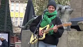 01 Begr&uuml;&szlig;ung und Musikbeitrag Josie