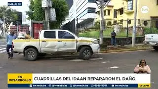 Conductor choca contra un hidrante en Calle 50 provoca desperdicio masivo de agua potable