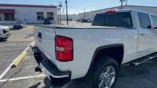 2015 GMC Sierra 2500HD Denali 4X4 Crew Cab Diesel Truck