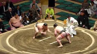 Ichiyamamoto (1-0) - Dewahayate (0-1) , Sumo : Natsubasho '18