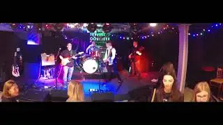 Endless Detour/ Shakin' @ Puck Live