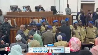 DEG DEG Kulankii Baarlamanka oo bilowday iyo gudiga Madxabanaan ee dib u eegista Dastuurka oo