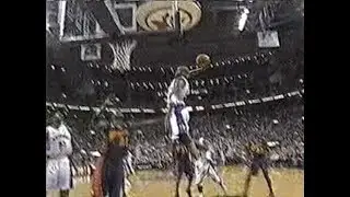 Vince Carter - Two Dunks vs. Warriors (Gilbert Arenas' first game vs. VC)