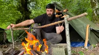 AMAZING NIGHT IN A SOLO TENT CAMPING! - COOKING CRISPY CHICKEN LEGS ON A CAMPFIRE